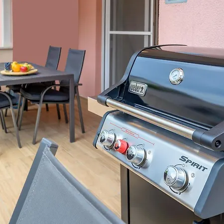 Relax Makarska, Heated Private Pool Makarska