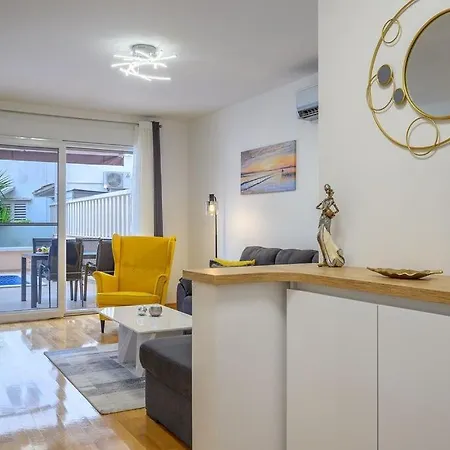 Relax Makarska, Heated Private Pool Apartment *